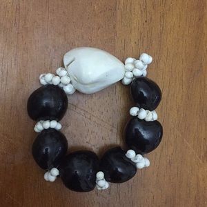 Handmade Shell & Black Kukui Nut Bracelet OS